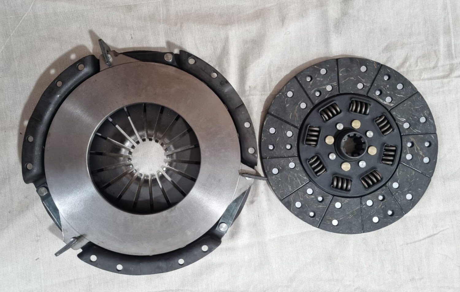 CLUTCH SET 280 DIA SWARAJ TRACTOR