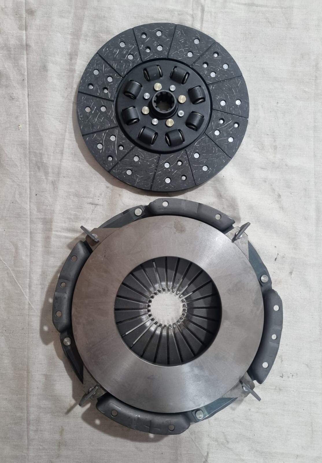 CLUTCH SET 310 Diameter CW Swaraj Tractor BS II/III/IV