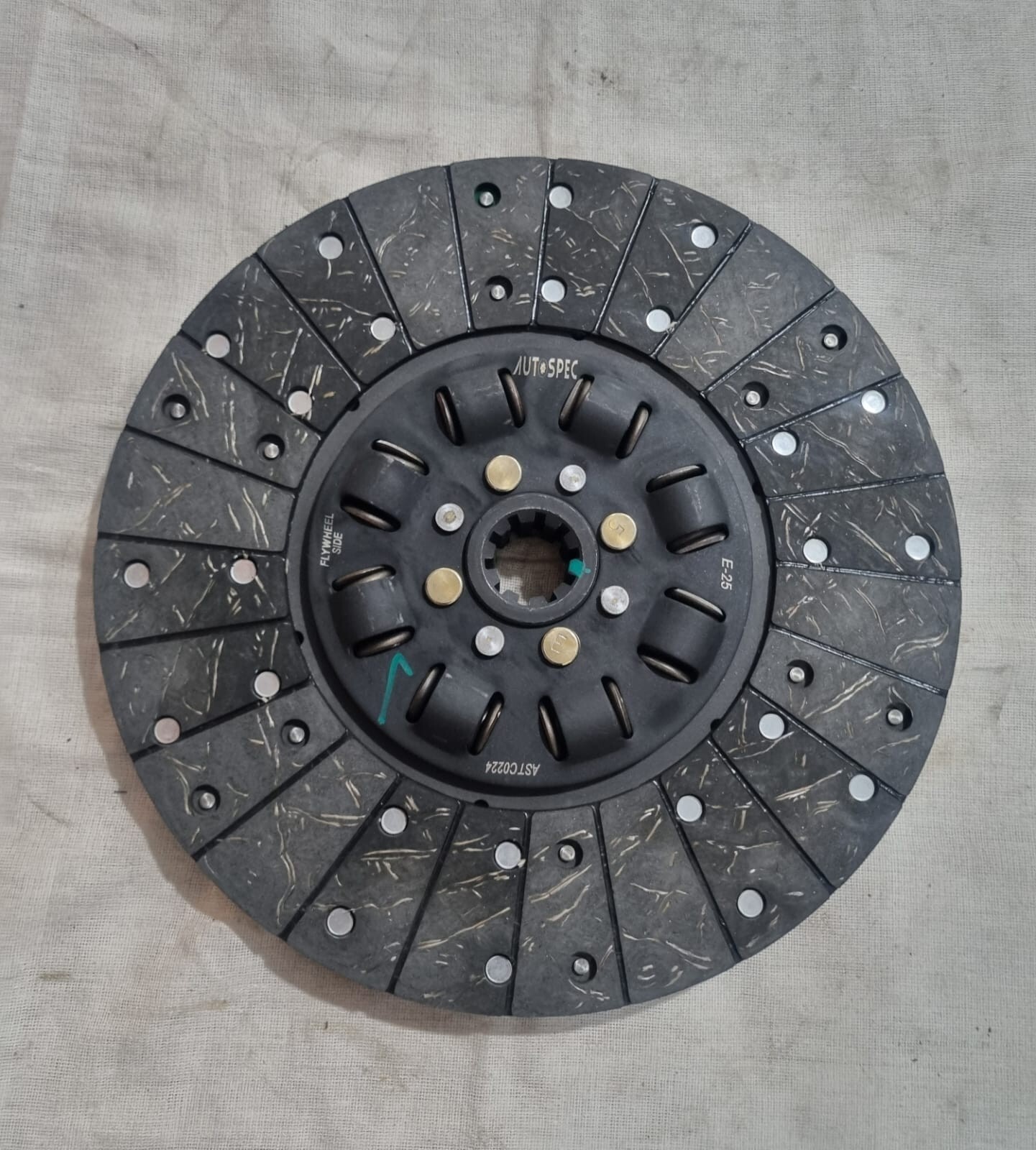 CLUTCH DISC 330 DIA CW Org Swaraj Tractor