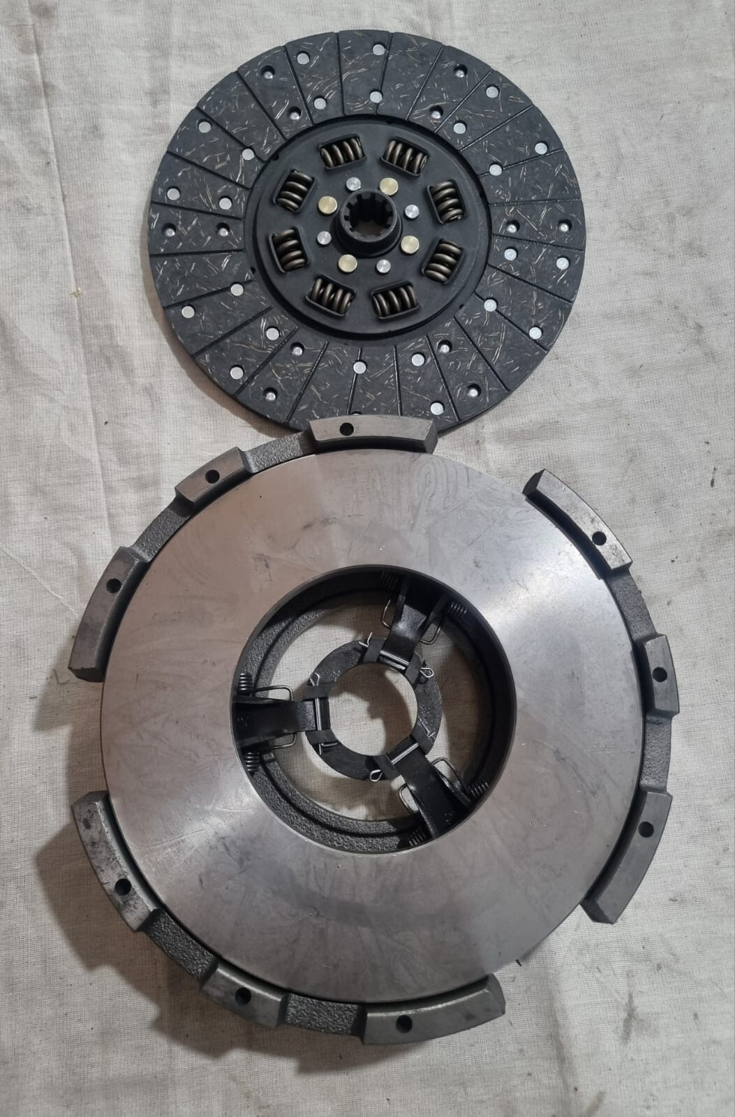 CLUTCH SET 330 Diameter OW DISC ,3L Swaraj Tractor